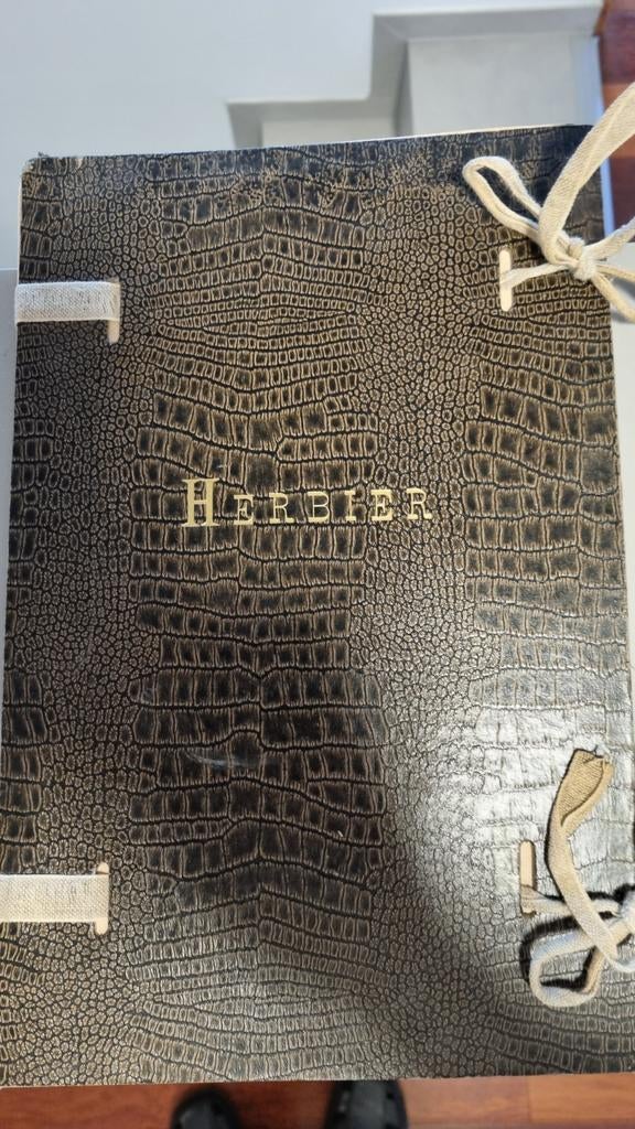 Herbier, format A4, 5€., Envoi, Utilisé, Jardinage et Plantes de jardin