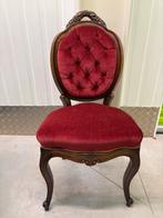 Rode antieke stoel, Ophalen