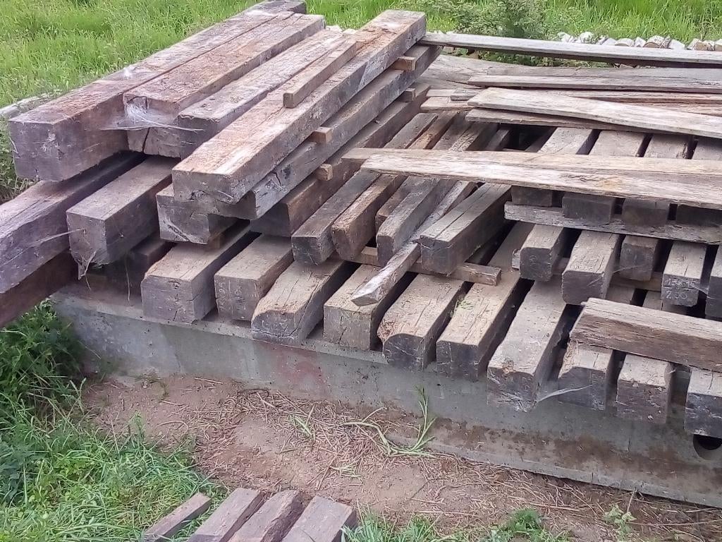 MAGNIFIQUES POUTRES EN CHENE ARDENNAIS PREMIER CHOIX, Jardin & Terrasse, Poteaux, Poutres & Planches, Bois dur, Comme neuf, Enlèvement