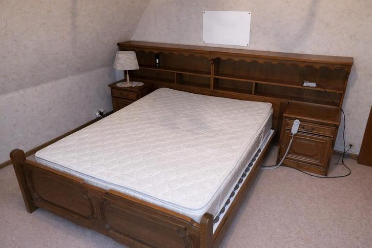 Massieve eiken slaapkamer bedmeubel kleerkast + nachtkastjes, Huis en Inrichting, Slaapkamer | Complete slaapkamers, Tweepersoons