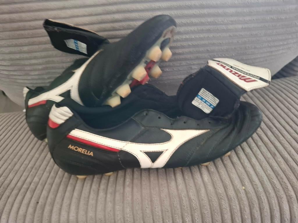 CHAUSSURE FOOT MOREILA (VINTAGE 1984), Sports & Fitness, Football, Enlèvement, Comme neuf, Chaussures