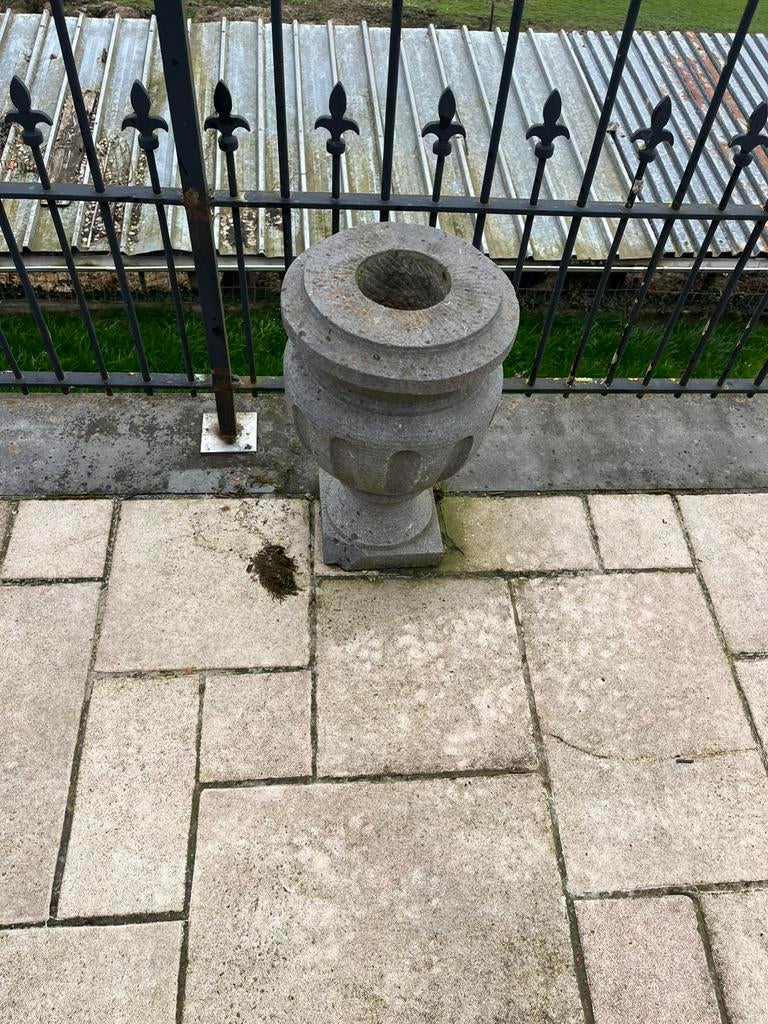 2 vases en pierre, Jardin & Terrasse, Enlèvement, Utilisé