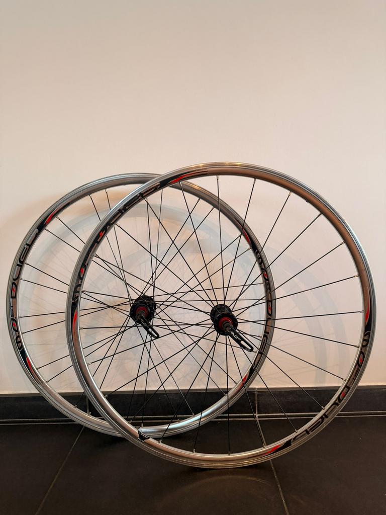 Pinarello MOST aluminium wielset Campagnolo, Fietsen en Brommers, Fietsonderdelen, Zo goed als nieuw, Wiel, Aluminium, Racefiets