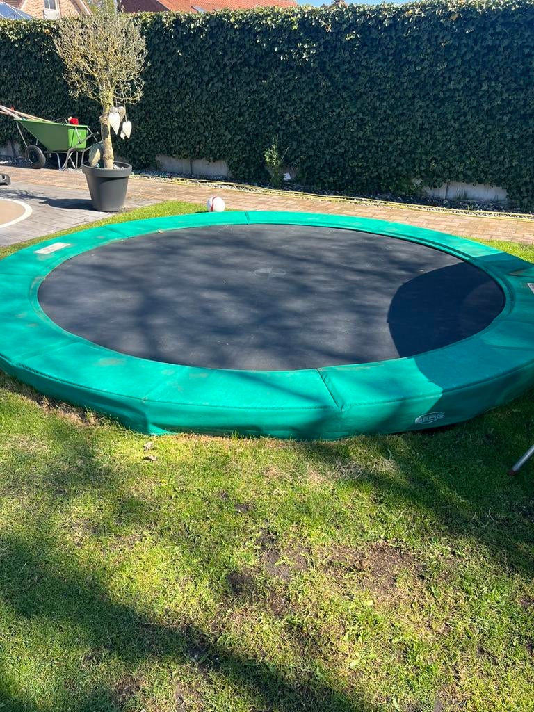 Berg trampoline 4.20m doorsnede. Om in te graven., Ophalen, Gebruikt