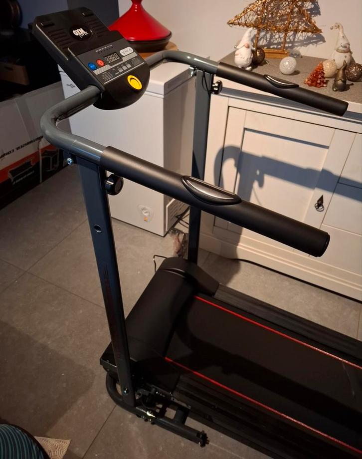 Tapis de marche état impeccable comme neuf (achat 12/2025), Sports & Fitness, Équipement de fitness, Comme neuf, Banc de marche