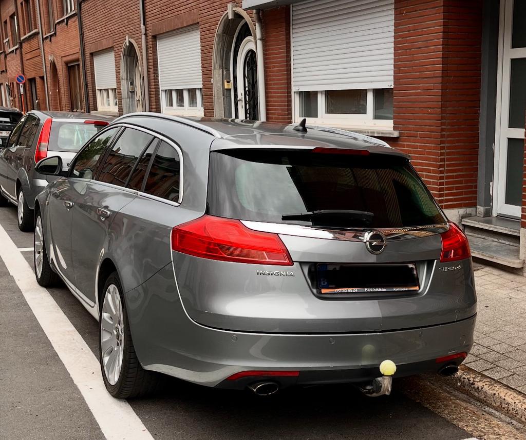 Opel insignia 220pk benzine 200.000km, Auto's, Blauw, Leder, Particulier, Insignia