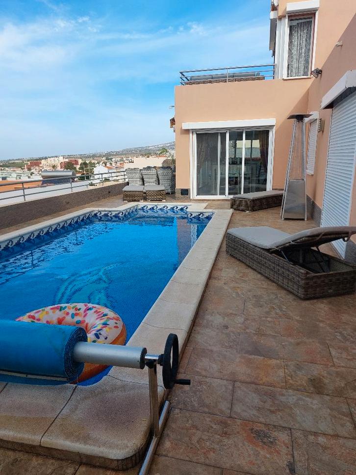 1 OU 2 CHAMBRES  DANS UNE VILLA AVEC PISCINE COSTA ADEJE, Vacances, Maisons de vacances | Espagne, Îles Canaries, Village, Mer