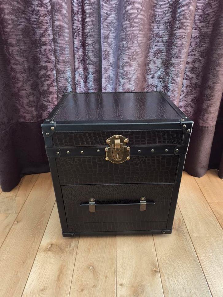 Malle Vintage Bois Effet Cuir Noir + Tiroir, Maison & Meubles, Accessoires pour la Maison | Coffres, Métal, Enlèvement