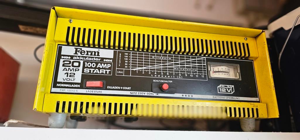 12 VOLT GESLOTEN OPLADER, Ophalen of Verzenden, Gebruikt