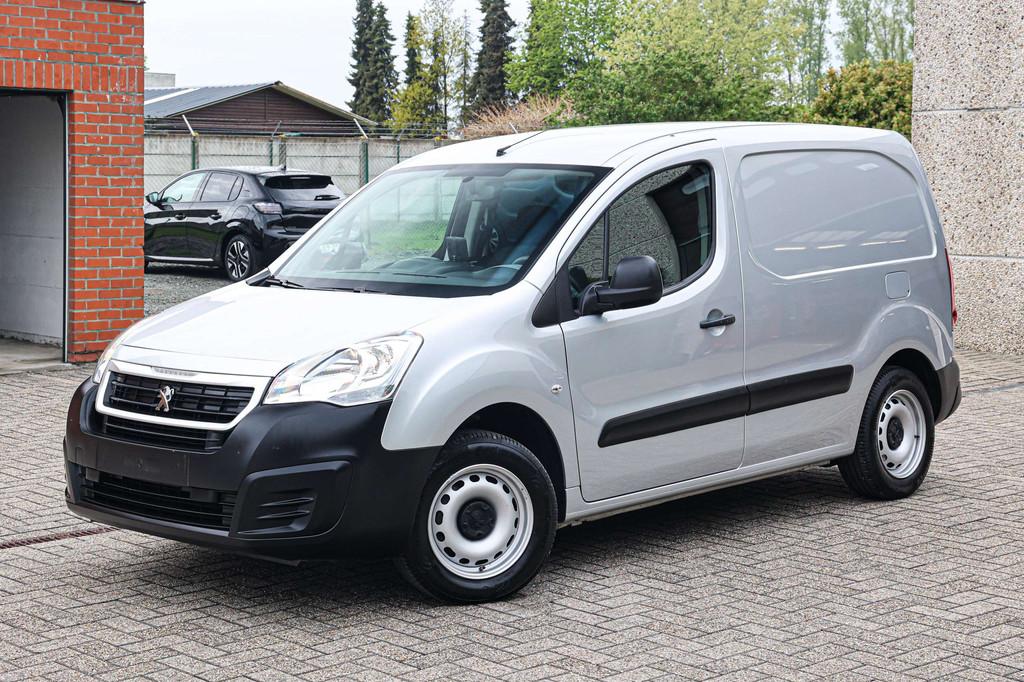 Peugeot Partner 3-ZITPLAATSEN*AIRCO*NAVIGATIE*NIEUWSTAAT*CRU, Voorwielaandrijving, Stof, Gebruikt, 4 cilinders
