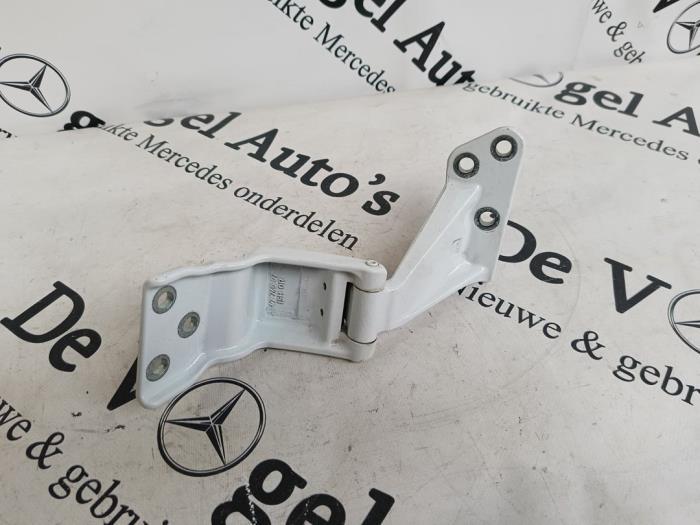 Scharnier deur rechts-achter van een Mercedes Vito, Auto-onderdelen, Overige Auto-onderdelen, Mercedes-Benz, Gebruikt, 3 maanden garantie