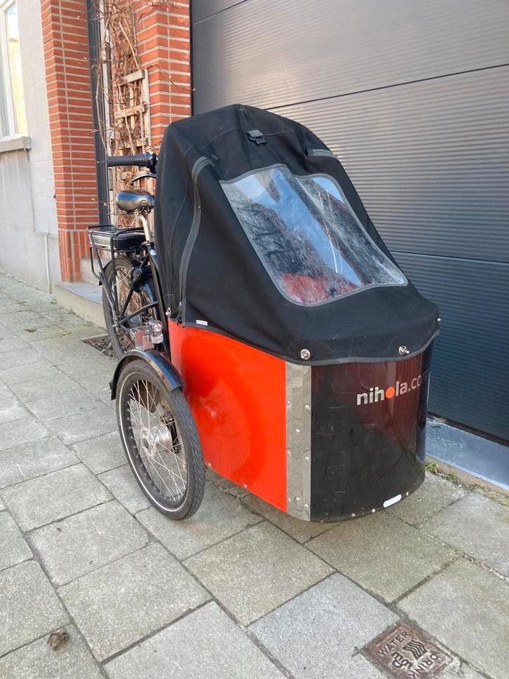 Nihola family elektrisch, Vélos & Vélomoteurs, Vélos | Vélos avec bac, Comme neuf, Électrique, Enlèvement ou Envoi