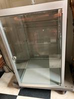 Vitrine, Enlèvement, Comme neuf