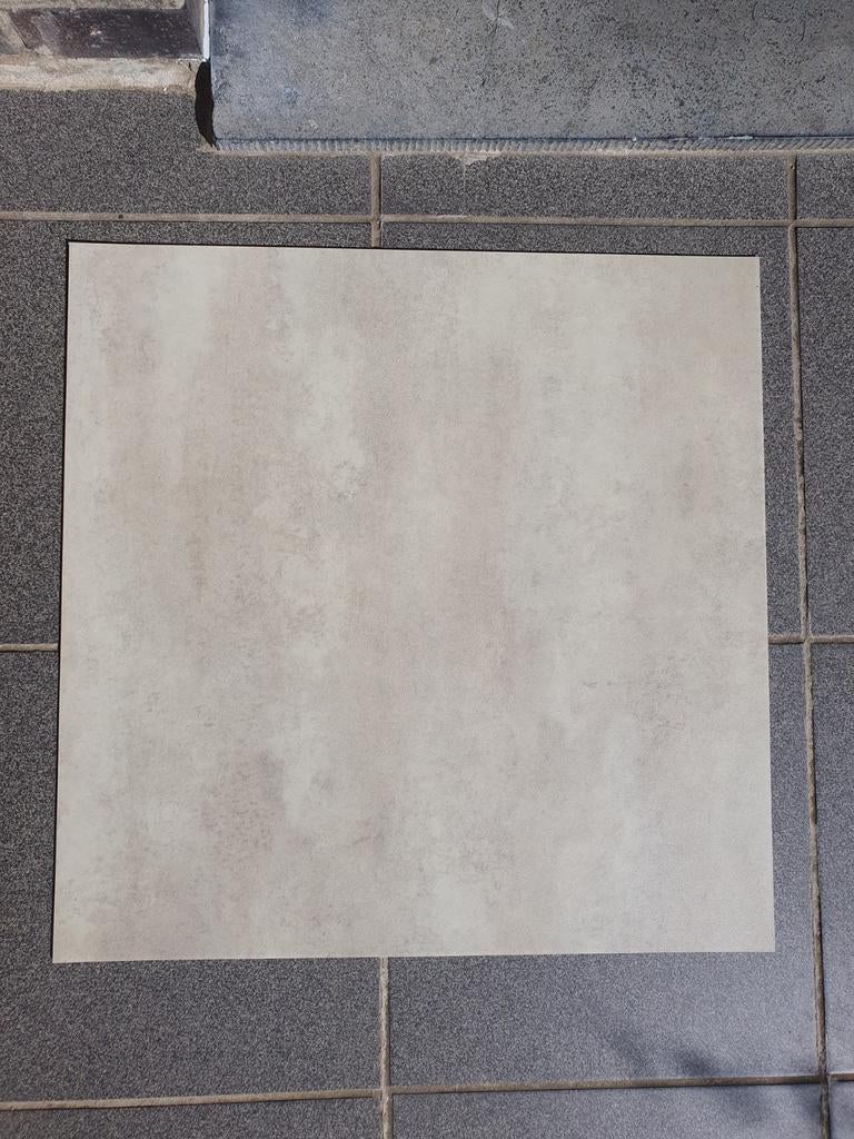 Vinyl tegels 54m². Zijn 16 pakken. 1 pak is 3,40m²., Ophalen