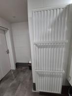 Radson vertical type 22, Bricolage & Construction, 800 watts ou plus, Comme neuf, Enlèvement, Radiateur