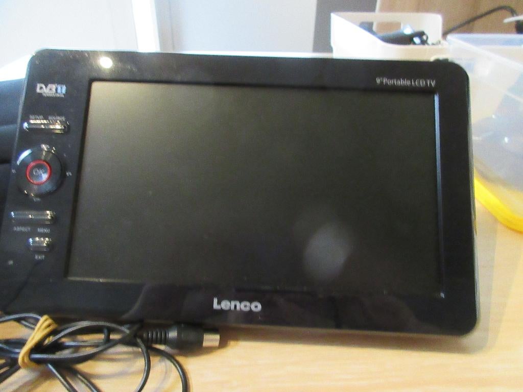 tv lenco + antenne + adaptor + afstands bediening en boekje, Enlèvement