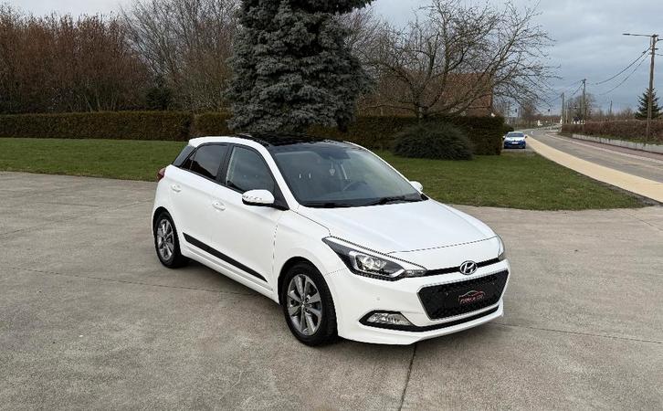 Hyundai i20 1.2i Benzine ** Panodak ** Garantie 12M, Auto's, Hyundai, Bedrijf, Te koop, i20, ABS, Airbags, Airconditioning, Bluetooth