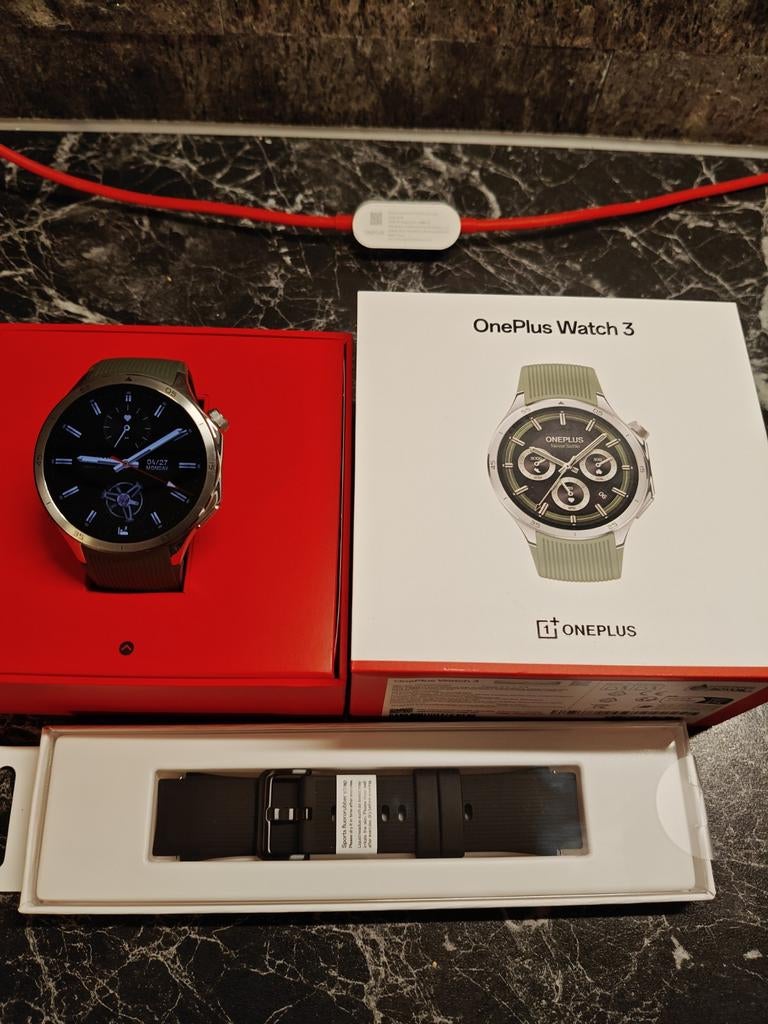 Oneplus watch 3 titanium  smart watch horloge zwart/groen, Bijoux, Sacs & Beauté, Montres connectées, Enlèvement ou Envoi