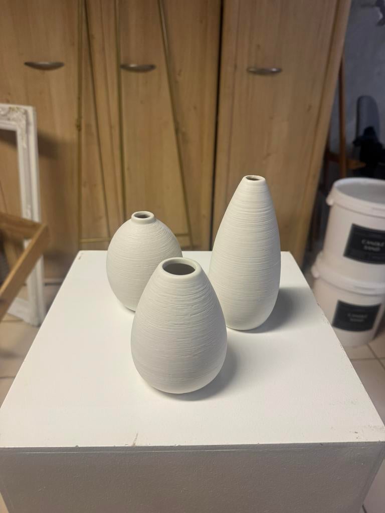 Mini vaasjes, Ophalen, Wit, Aardewerk of Porselein, Zo goed als nieuw