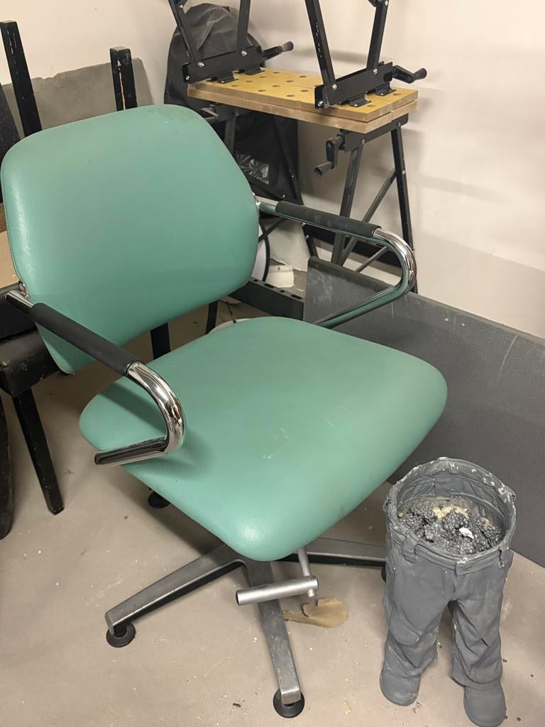 Kapper stoel, Ophalen