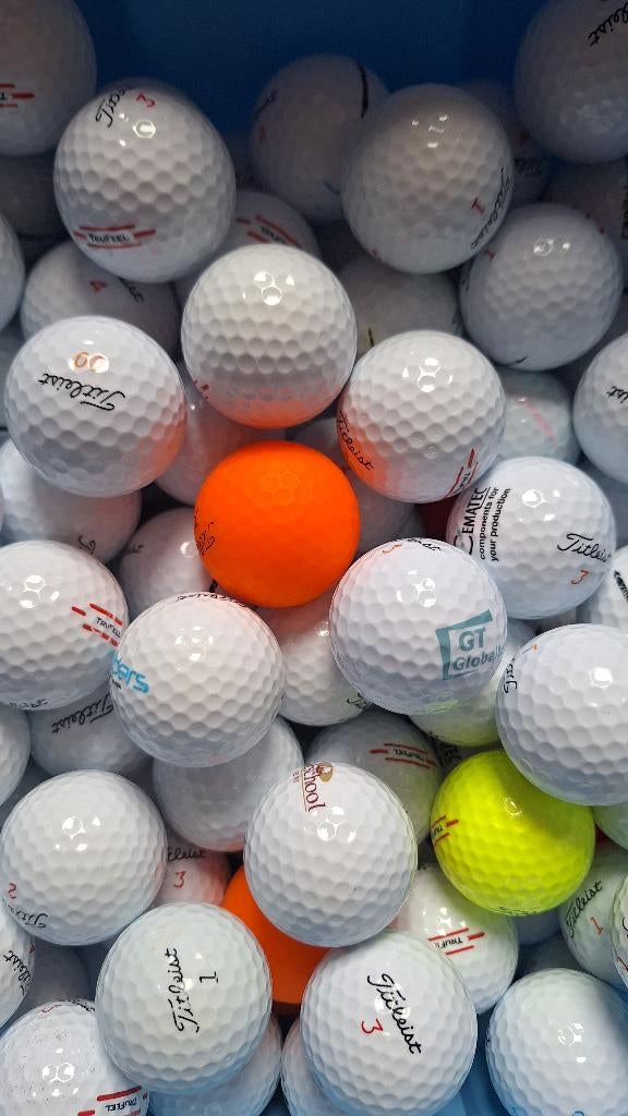 150 Titleist golfballen, Sport en Fitness, Golf, Ophalen, Zo goed als nieuw, Bal(len)