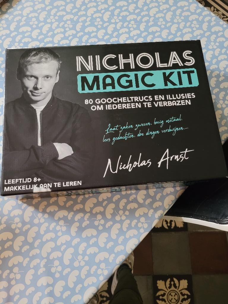 Goocheldoos nicholas, Ophalen