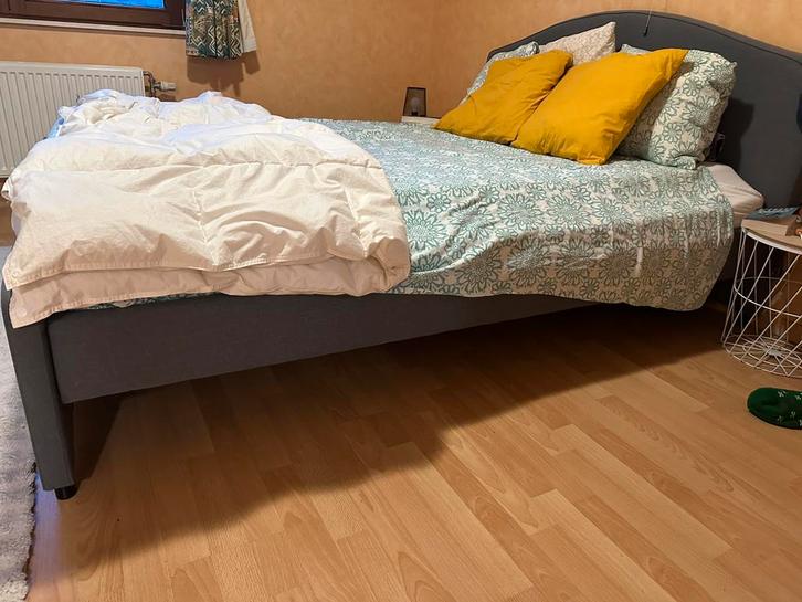 Lit Ikea Ramnefjall 160/200, Huis en Inrichting, Slaapkamer | Bedden, Zo goed als nieuw, Tweepersoons, 160 cm, 200 cm, Grijs, Ophalen