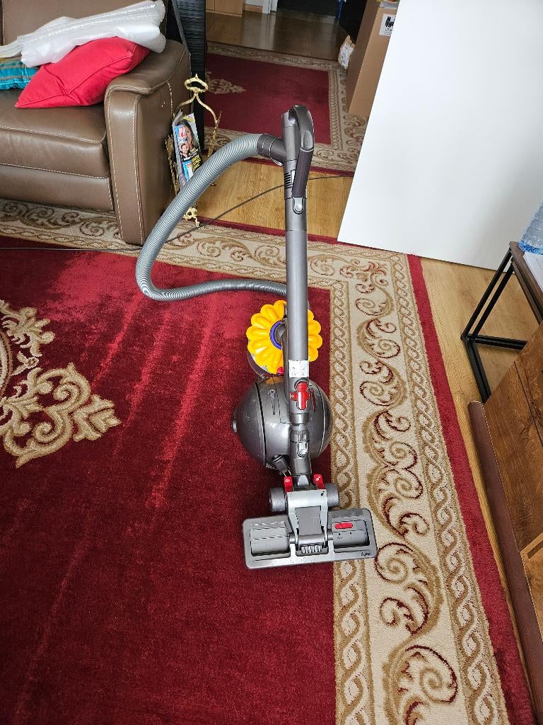 Aspirateur sans sac Dyson, Enlèvement, Comme neuf, Réservoir, Aspirateur