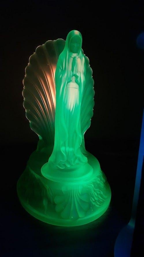 Lampe unique en verre d'uranium de Walther Sohne (Allemagne), Enlèvement