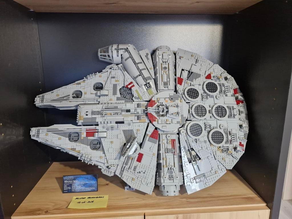 UCS Millenium Falcon 75192, Ophalen