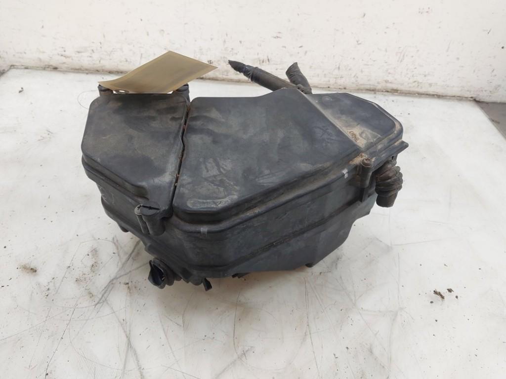 BOITIER FUSIBLES Porsche Cayenne II (92A) (01-2010/12-2018), Porsche Deutschland GmbH, Porscheplatz 1
70435  Stuttgart, DE, Porsche