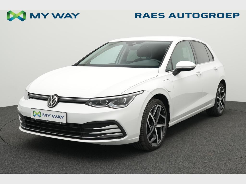 Volkswagen Golf VIII eHybrid (PHEV) Golf eHybrid 1.4 Style O, Auto's, Volkswagen, Automaat, Wit, https://public.car-pass.be/vhr/5c3a19a6-bebf-45c2-bbc3-8eaea4f678a3