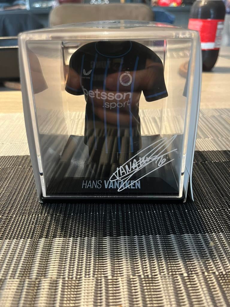 Limited editon miniatuur shirt hans vanaken, Verzamelen, Sportartikelen en Voetbal, Ophalen, Zo goed als nieuw, Shirt