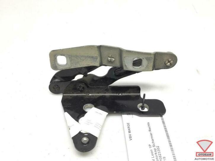seat leon 1p motorkap scharnier rechts 1p0823302, Auto-onderdelen, Overige Auto-onderdelen, Seat, Gebruikt