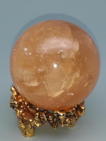 Pierre Naturelle  Sphère Citrine  disponible aux enchères