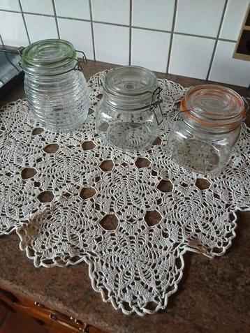 retro glazen voorraad potten met beugelsluiting-set van 3  beschikbaar voor biedingen