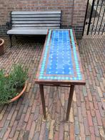 Marokkaans tafeltje met los blad van  blauwe tegels, Overige materialen, 60 cm of meer, Gebruikt, Rechthoekig