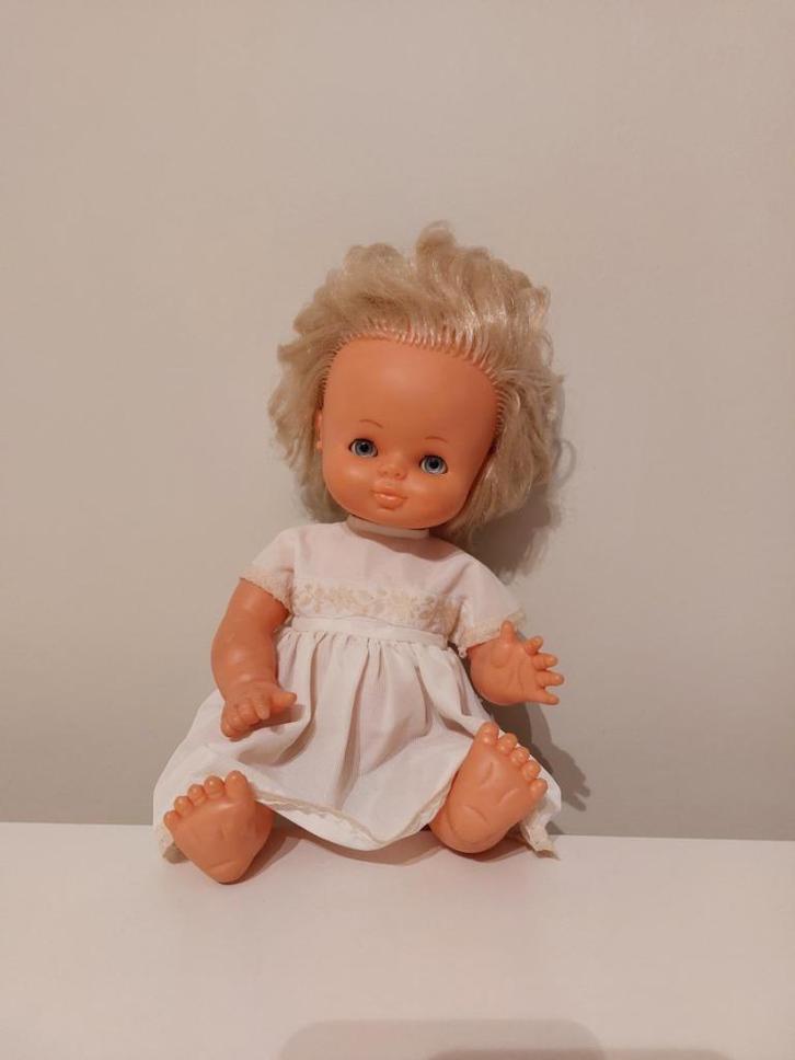 Vintage meisjespop L 35 cm Famosa Spain jaren '80, Verzamelen, Poppen, Gebruikt, Pop, Ophalen