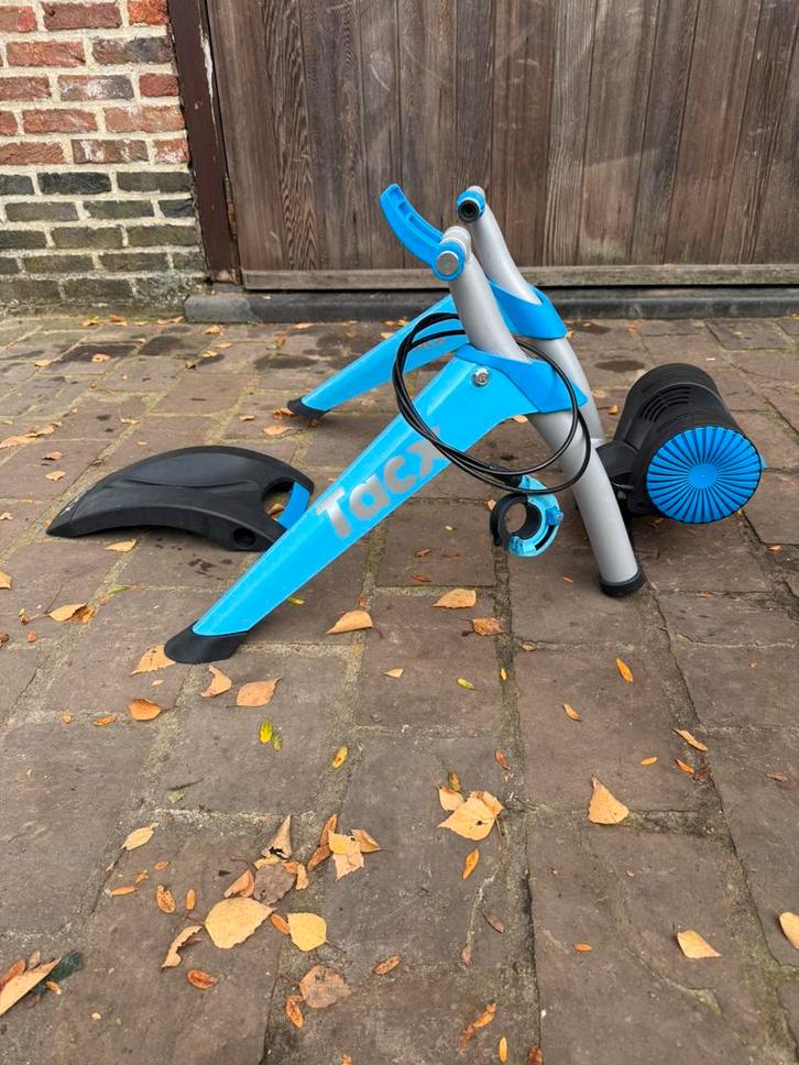 tacx booster fietsrollen met weerstand en wielhouder, Fietsen en Brommers, Fietsen | Driewielers, Zo goed als nieuw, Ophalen