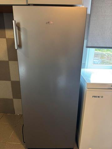 Koelkast hoog model als nieuw 356L beschikbaar voor biedingen