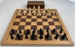 Jeu d'échecs, échiquier en bois 41x41 cm et pièces d'échecs, Utilisé, Envoi