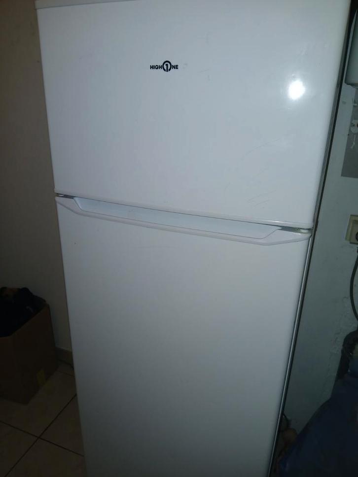 Te koop: High One koelkast met vriesvak – goede staat, Elektronische apparatuur, Koelkasten en IJskasten, Ophalen