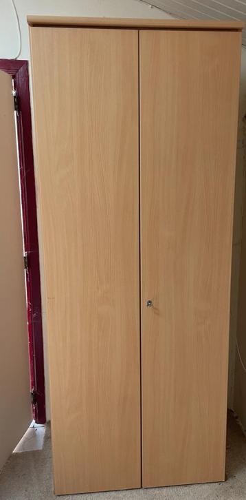 Garde robe 210 x85x60 beschikbaar voor biedingen