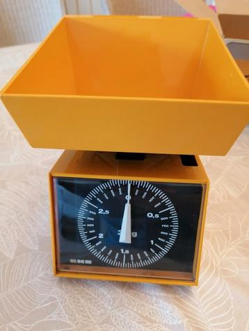 Vintage weegschaal 3kg EKS 21 met originele verpakking beschikbaar voor biedingen