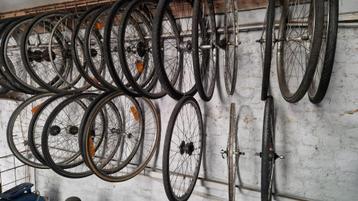 Groot lot gebruikte fietsonderdelen, 150euro voor alles beschikbaar voor biedingen