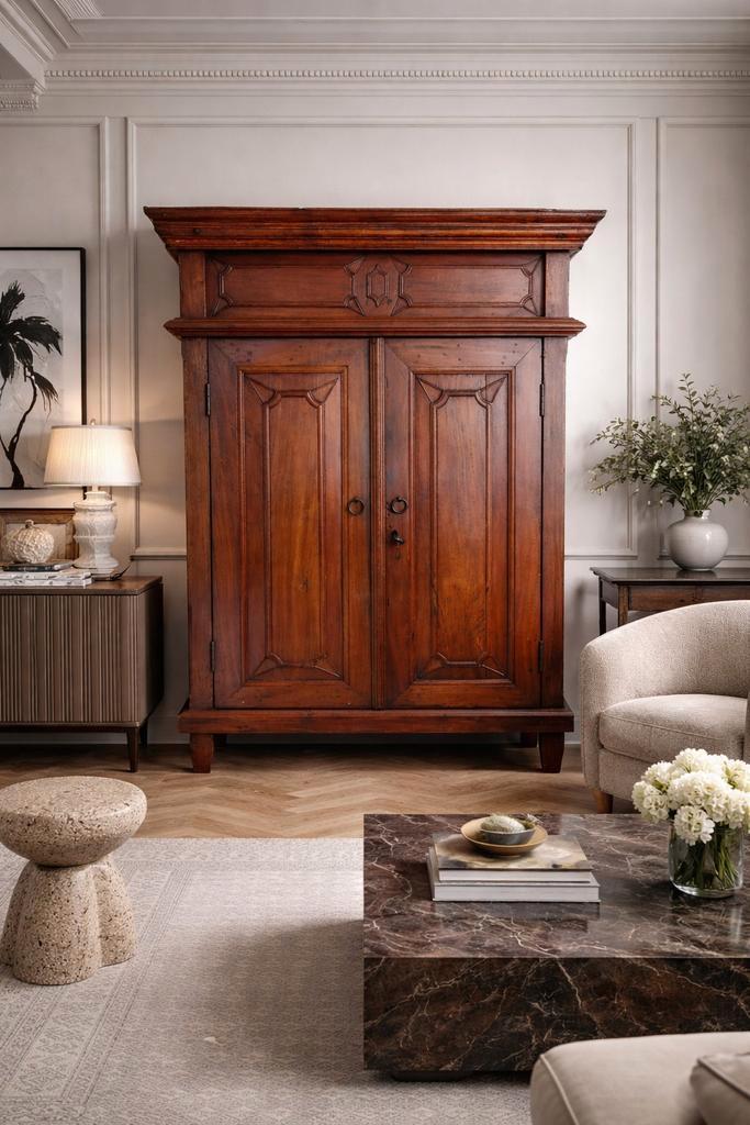 Armoire ancienne en teck massif en acajou, sculptée à la mai, Antiquités & Art, Antiquités | Autres Antiquités, Enlèvement