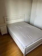 lit avec matelas et table de nuit Ikea, 160 cm, Gebruikt, 220 cm, Wit