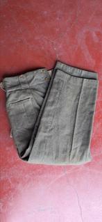 Pantalon Kaki, Enlèvement