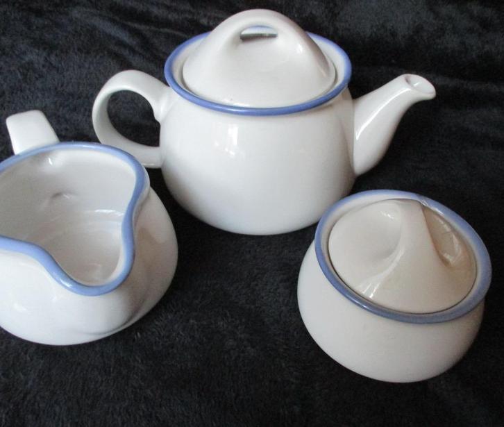 Thee of koffie trio , perfecte staat, Huis en Inrichting, Keuken | Servies, Zo goed als nieuw, Overige typen, Overige stijlen