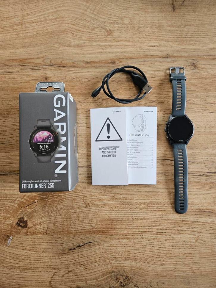 Garmin Forerunner 255 grise – excellent état – boîte + câble, Bijoux, Sacs & Beauté, Montres connectées, Utilisé, Gris, Distance